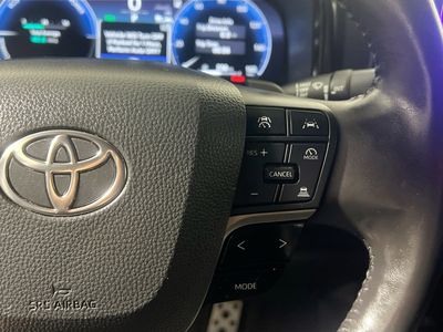 2025 Toyota Camry — photo 17 view