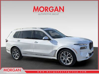 2026 BMW X7 xDrive40i in White — front three-quarter view