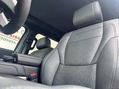 2025 Toyota Tundra - Photo 9
