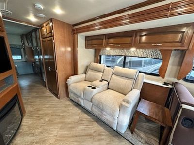 2018 Holiday Rambler Vacationer XE - Photo 2