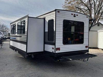 2021 Heartland Pioneer RL250 - Photo 3