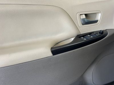 2015 Toyota Sienna - Photo 12