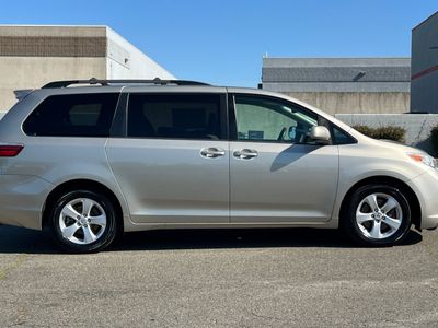 2015 Toyota Sienna - Photo 6
