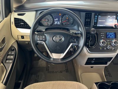 2015 Toyota Sienna - Photo 15
