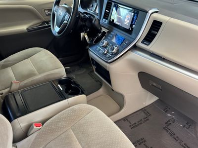 2015 Toyota Sienna - Photo 18
