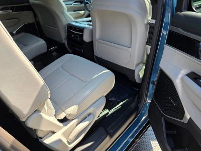 2026 Jeep Grand Wagoneer — photo 35 view