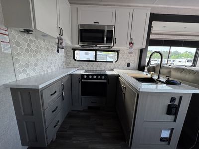2026 Jayco Seismic - Photo 10