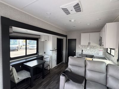 2026 Jayco Seismic - Photo 9