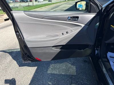 2014 Hyundai Sonata Hybrid - Photo 17
