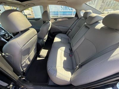 2014 Hyundai Sonata Hybrid - Photo 9