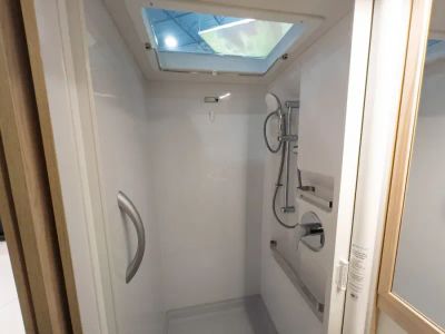 2023 Leisure Travel Vans WONDER — photo 15 view