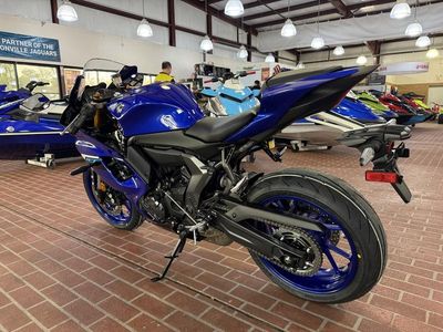 2025 Yamaha YZF-R7 - Photo 4