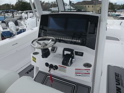 2026 Twin Vee 280 GFX2 - Photo 12