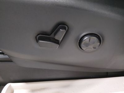 2024 Chrysler Pacifica — photo 21 view