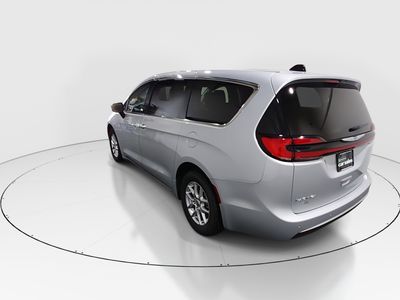 2024 Chrysler Pacifica — detail view