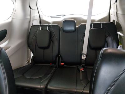 2024 Chrysler Pacifica — photo 17 view