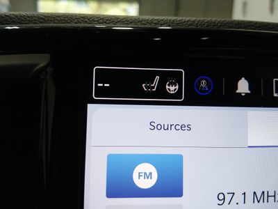 2024 Chrysler Pacifica — photo 18 view