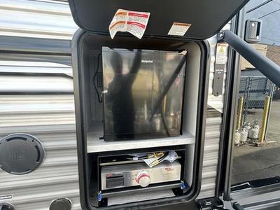 2025 Coachmen Catalina Legacy - Photo 14
