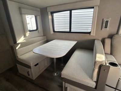 2025 Coachmen Catalina Legacy - Photo 8
