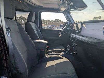 2025 Jeep Wrangler - Photo 26