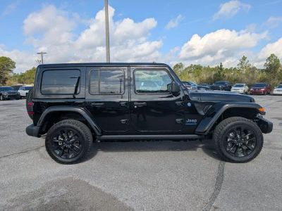 2025 Jeep Wrangler - Photo 6