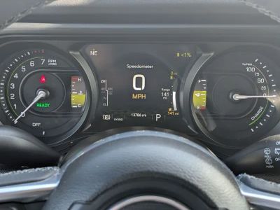 2025 Jeep Wrangler - Photo 15