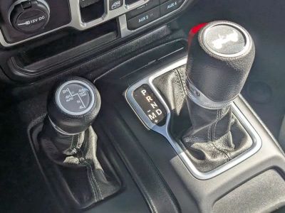 2025 Jeep Wrangler - Photo 18