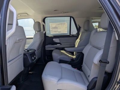 2026 Ford Expedition — photo 14 view