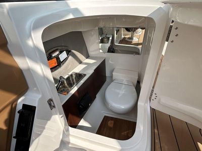 2025 Chaparral 267 SSX - Photo 18