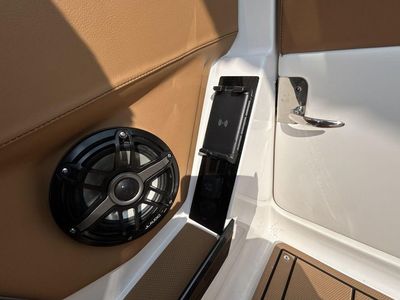 2025 Chaparral 267 SSX - Photo 17