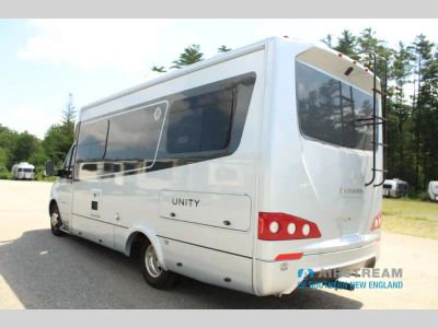 2024 Leisure Travel Unity — rear three-quarter view