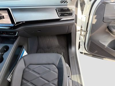 2026 Volkswagen Atlas Cross Sport - Photo 17
