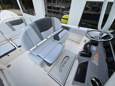 2026 Robalo R232 EX - Photo 12
