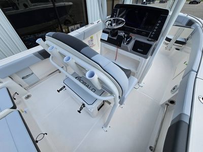 2026 Robalo R232 EX - Photo 9