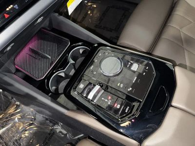 2025 BMW 5 Series — photo 28 view