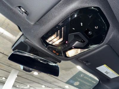 2025 BMW 5 Series — photo 31 view