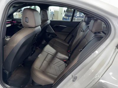 2025 BMW 5 Series — photo 15 view
