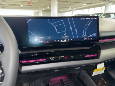 2025 BMW 5 Series — photo 26 view