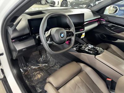 2025 BMW 5 Series — photo 20 view