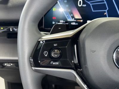 2025 BMW 5 Series — photo 22 view