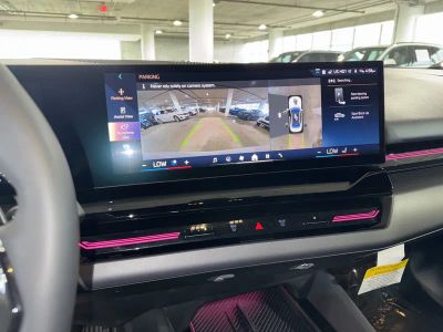 2025 BMW 5 Series — photo 27 view