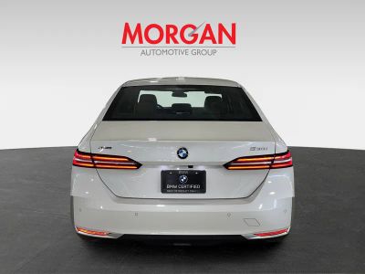 2025 BMW 5 Series — photo 7 view