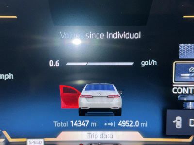 2025 BMW 5 Series — photo 25 view