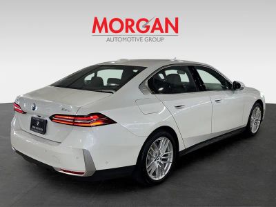 2025 BMW 5 Series — photo 8 view