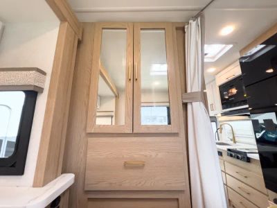 2027 Thor Motor Coach CHATEAU — photo 17 view