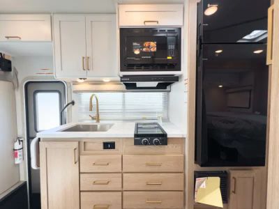 2027 Thor Motor Coach CHATEAU — photo 8 view