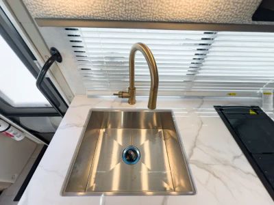 2027 Thor Motor Coach CHATEAU — photo 9 view