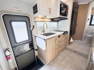 2027 Thor Motor Coach CHATEAU — photo 7 view