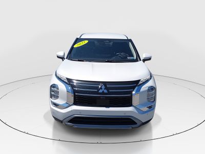 2025 Mitsubishi Outlander - Photo 2
