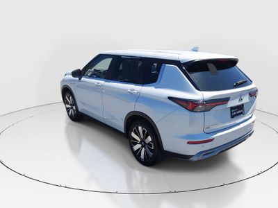 2025 Mitsubishi Outlander - Photo 5